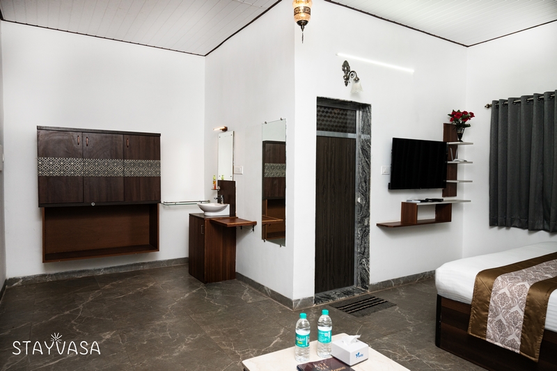 Bathtub Room